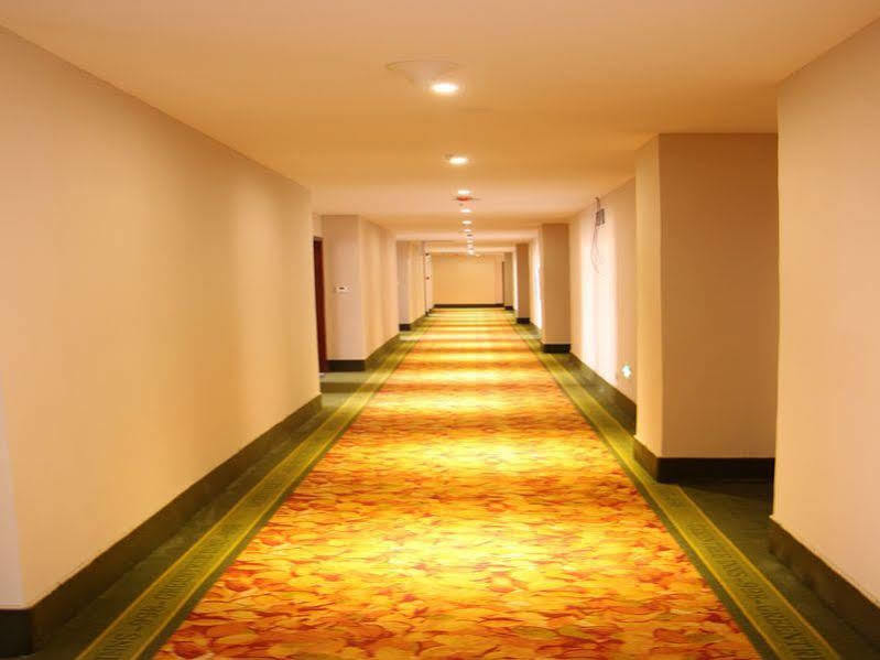 Greentree Inn Shandong Qingdao Development District Sdust Express Hotel Εξωτερικό φωτογραφία